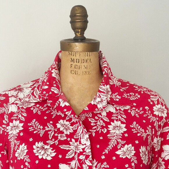 COLD WATER CREEK Size SMALL Red and White Floral 3/4 Sleeve Cotton Blend Blouse - Picture 8 of 10